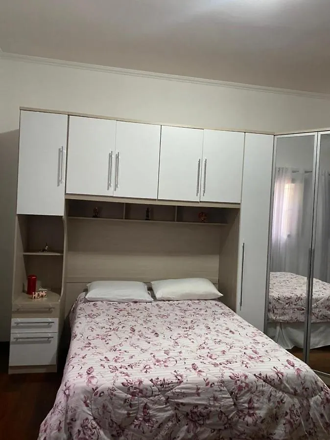 Casa de hóspedes Hostel Gru Economico Com Quartos Individuais E Translado Guarulhos