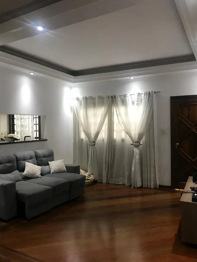 Casa de hóspedes Hostel Gru Economico Com Quartos Individuais E Translado Guarulhos